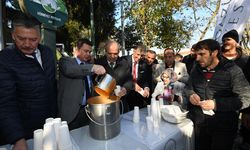 Erkan Aydın çorba ikram etti, çocuklara hediye verdi