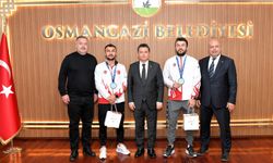 Kickboksçu kardeşler Bursa'nın gururu oldu