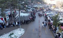 Zirveye çıkmak için eksi 5 derece soğukta beklediler