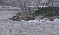 İstanbul'da fırtına geçit vermiyor