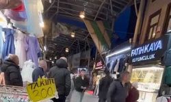 Bursa'da açık çarşının çatısı lodosa dayanamadı