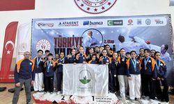 Osmangazili karateciler madalyaları topladı