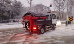 Osmangazi'de kar yolları kapatamadı