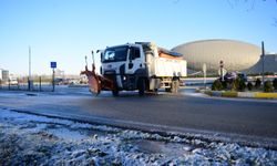 Osmangazi Belediyesi ekipleri buzlanmaya karşı teyakkuzda