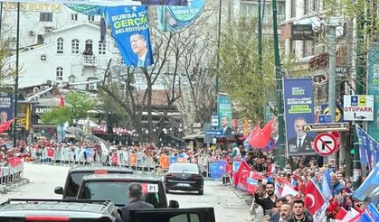 Erdoğan Bursa'da karanfil ve güllerle karşılandı