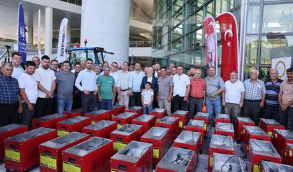 Bursa Büyükşehir'den çiftçilere ekipman desteği