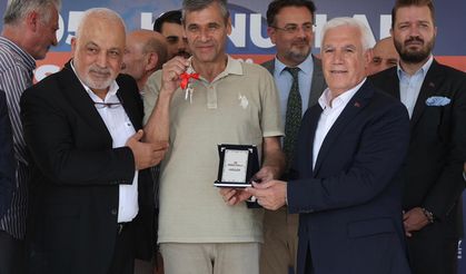Bursa Akpınar'da ilk anahtarlar sahiplerine verildi