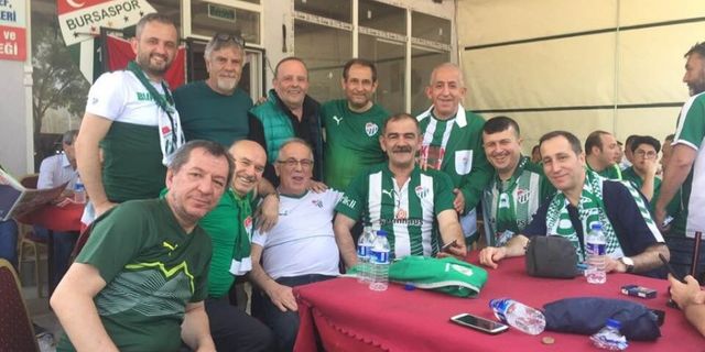 Bursaspor'un efsane amigosu Emin Karaca hayatını kaybetti