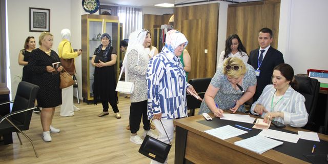 Özbekler Bursa'da sandık başına gitti