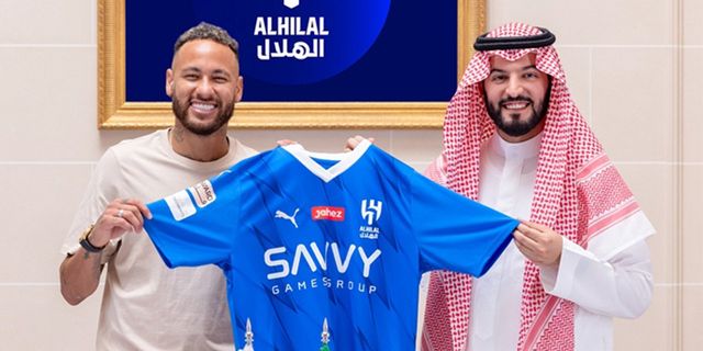 Neymar 300 milyon EURO'ya imza attı