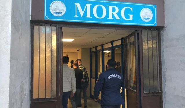 Devrilen araçta sıkışan asker kurtarılamadı