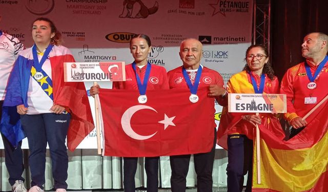 Bursa Büyükşehir madalyaları topladı