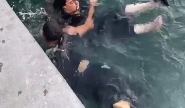 İnsanlık ölmemiş,  denize düşen kadını kurtardı