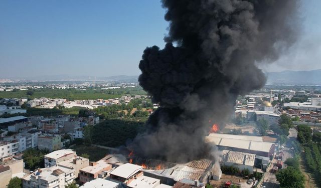 Bursa'da  fabrikalar yanıyor!