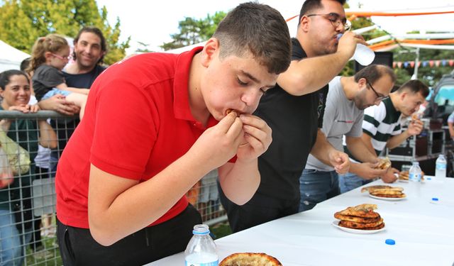 16 dakikada 8 cantık yedi, altın kazandı