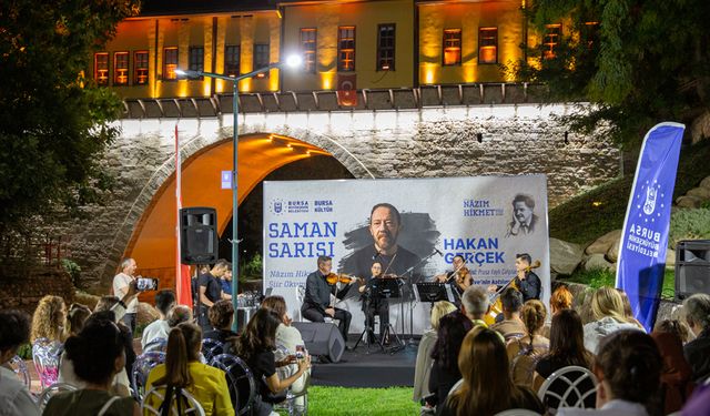 Nazım Hikmet'i Irgandı'nın ışıklarında andılar