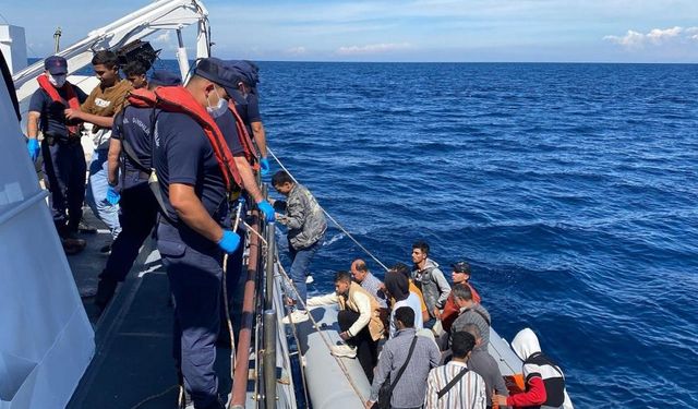 Göçmenler Yunanistan'a geçemedi!