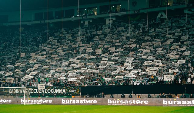 Bursaspor taraftarı katledilen kadınları unutmadı