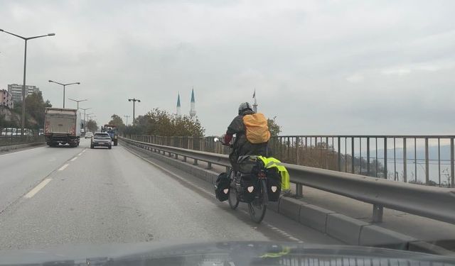 Almanya'dan bisikletiyle  Bursa'ya geldi