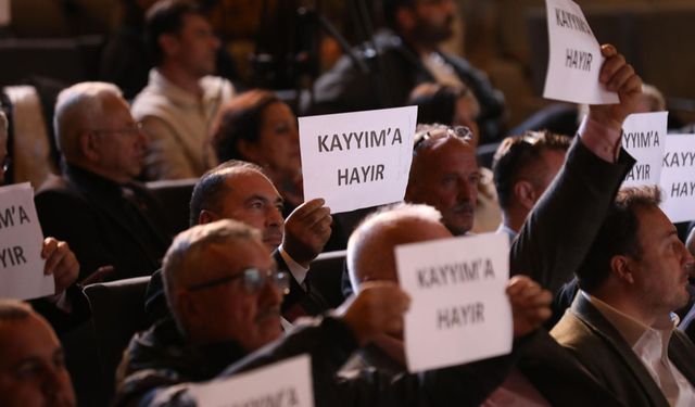 Bursa'da meclis üyelerinden "Kayyuma Hayır" isyanı