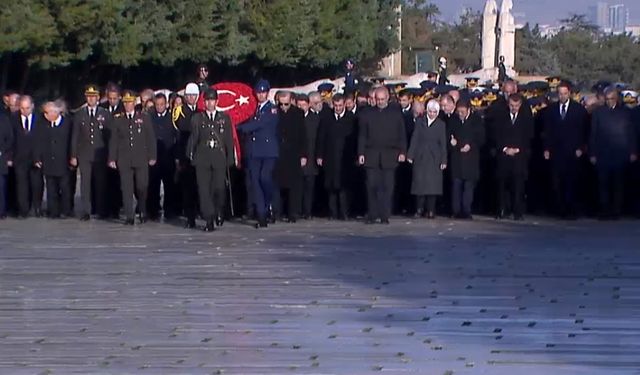 Erdoğan ve muhalefet Anıtkabir'e çıktı