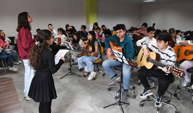 Öğrencilerin Çanakkale türküsü beğeni topladı