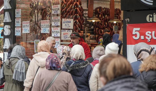 Bursa'da ucuz ete hücum ettiler