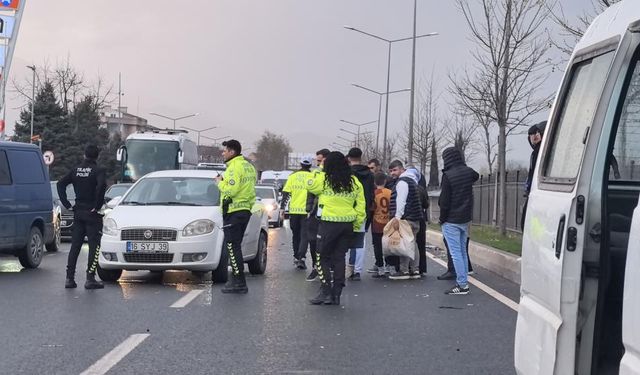 Bursa'da zincirleme kaza, 4 kişi hastaneye kaldırıldı