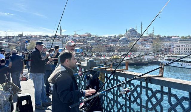 Galata Köprüsü ekmek kapısı oldu
