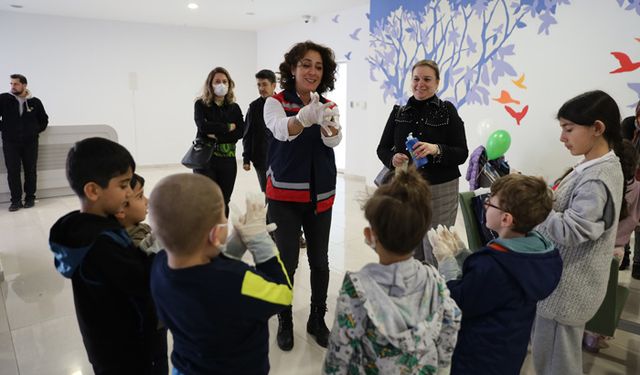 Onkoloji hastası çocuklara Bursa Büyükşehir'den moral