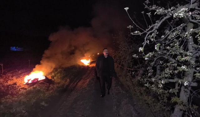 Aşırı soğuk çiftçileri perişan etti, tarlaları yaktılar!