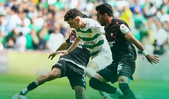 Bursaspor Elazığspor'u 3-1 yendi, şampiyonluk haftaya kaldı