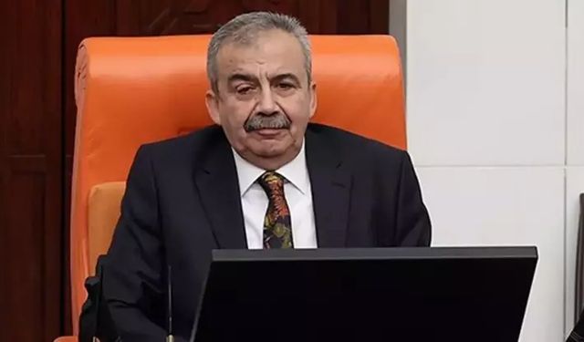 TBMM Başkanvekili Sırrı Süreyya Önder, kalp krizi geçirdi