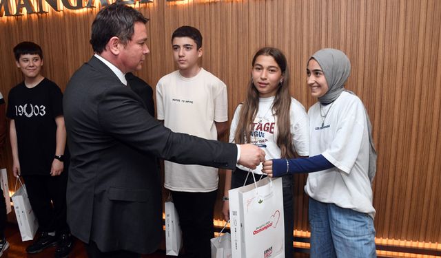 LGS'ye hazırlanan öğrencilere Erkan Aydın moral verdi