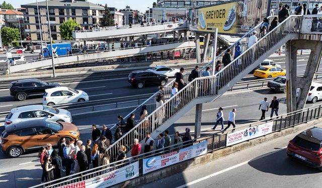 İstanbul'da halk otobüsü krizi