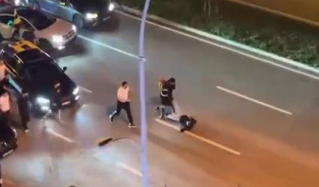 Bursa'da kutlama yapan Fenerbahçe taraftarı...
