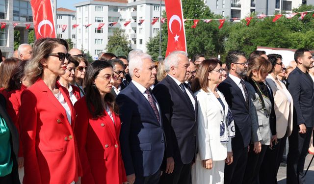 'Herkes torunlarına Atatürk'ü anlatmalı'