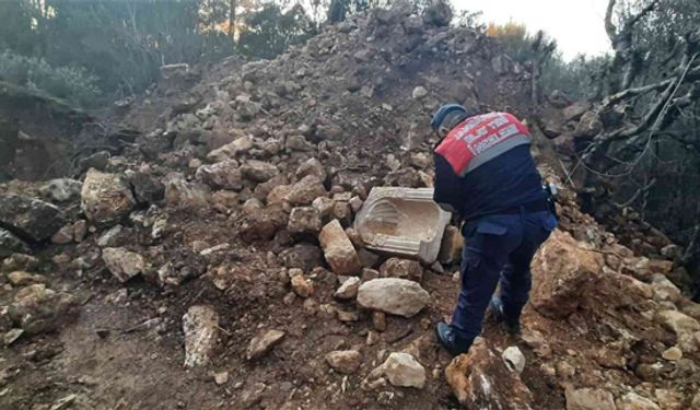 Emeklilik dilekçesi veren  Vali ve emekli albay define ararken yakalandı!