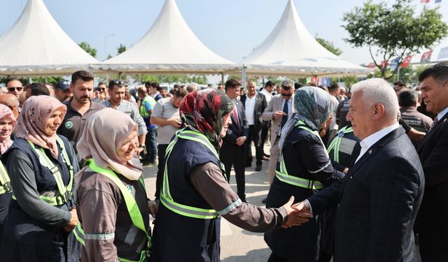 Mustafa Bozbey, Büyükşehir çalışanlarıyla bayramlaştı