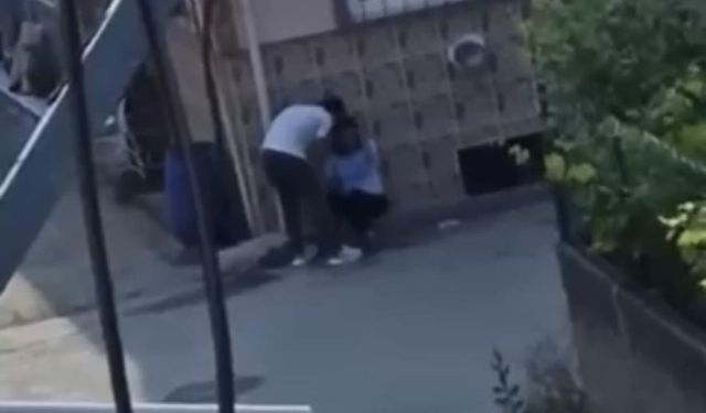Herkes seyretti, kadını sürükleyip götürdü!