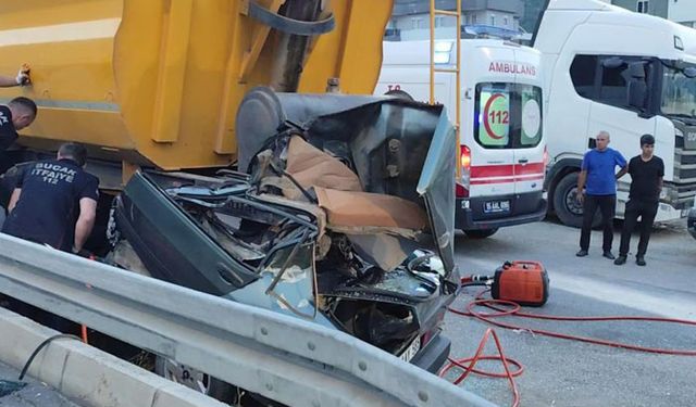 Feci kaza, dorsenin altına girerek parçalandı!