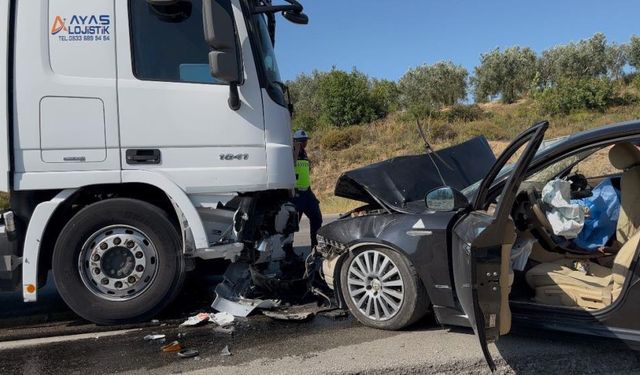 Bursa'da feci kaza, kafa kafaya çarpıştılar