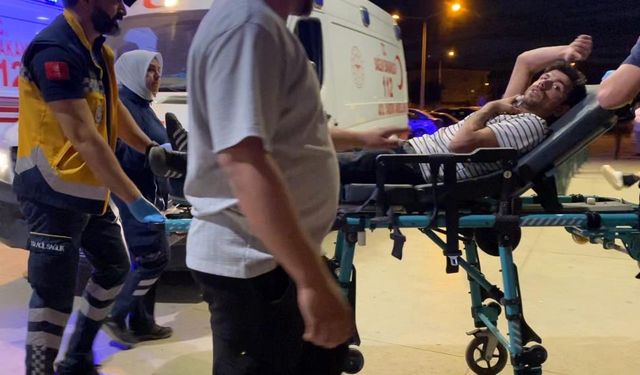 Alkollü şahıs, engelli genci boynundan bıçakladı