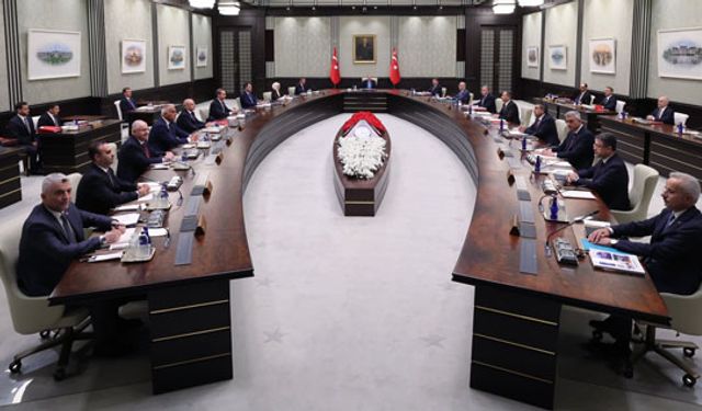 Erdoğan düğmeye bastı, kabine...