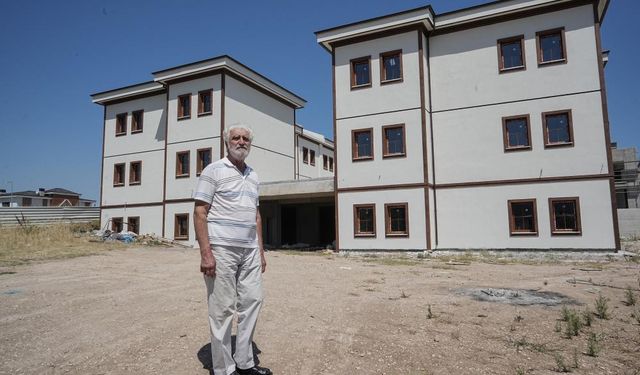 Bursa'nın kıymetlisi,  arsasını yaşlıların bakımına vakfetti