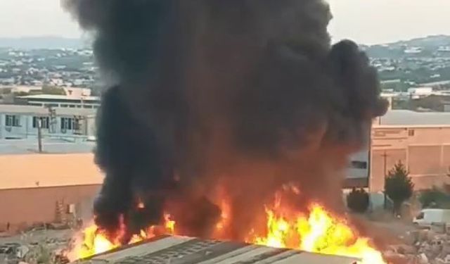 Bursa'da geri dönüşüm deposu yandı, felaket böyle görüntülendi