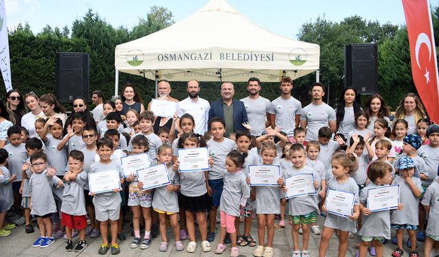Osmangazi’de çocuklar tatilde yüzmeyi öğrendi