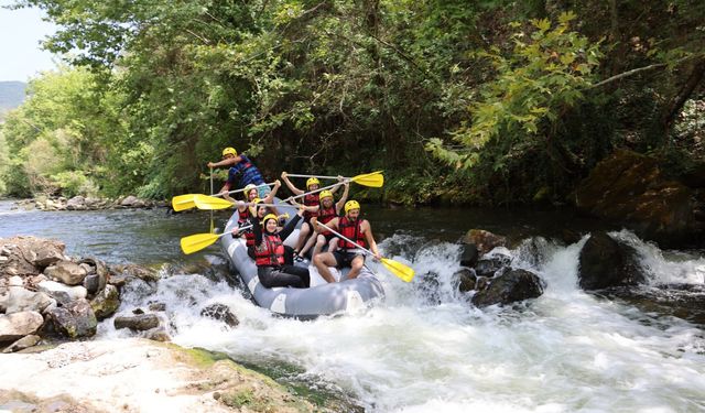 Uludağ'ın gölgesinde rafting heyecanı
