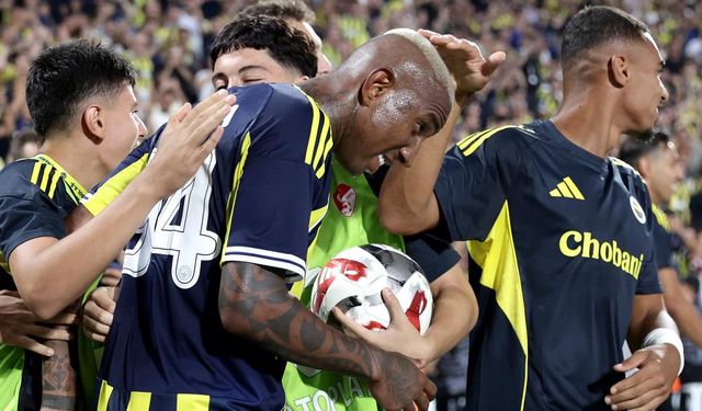 Fenerbahçe Feyenoord'u evine gönderdi 5-2