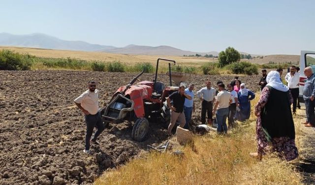 Traktör kontrolden çıktı, 21 yaşındaki genç can verdi